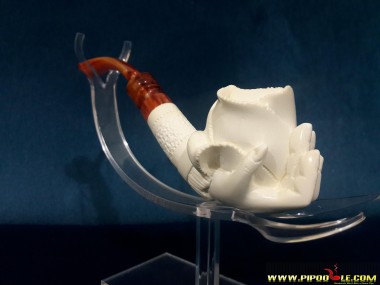 Block Hand On Rose Pipe