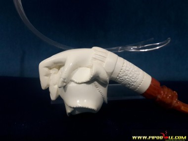 Block Hand On Rose Pipe